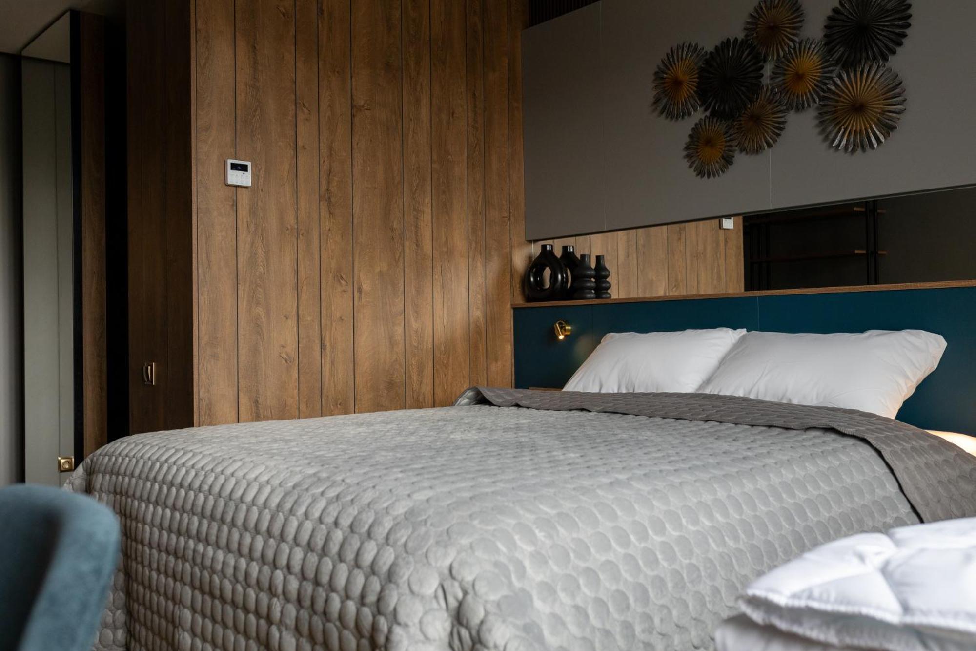 Four Sisters Luxury Rooms In Siauliai ภายนอก รูปภาพ