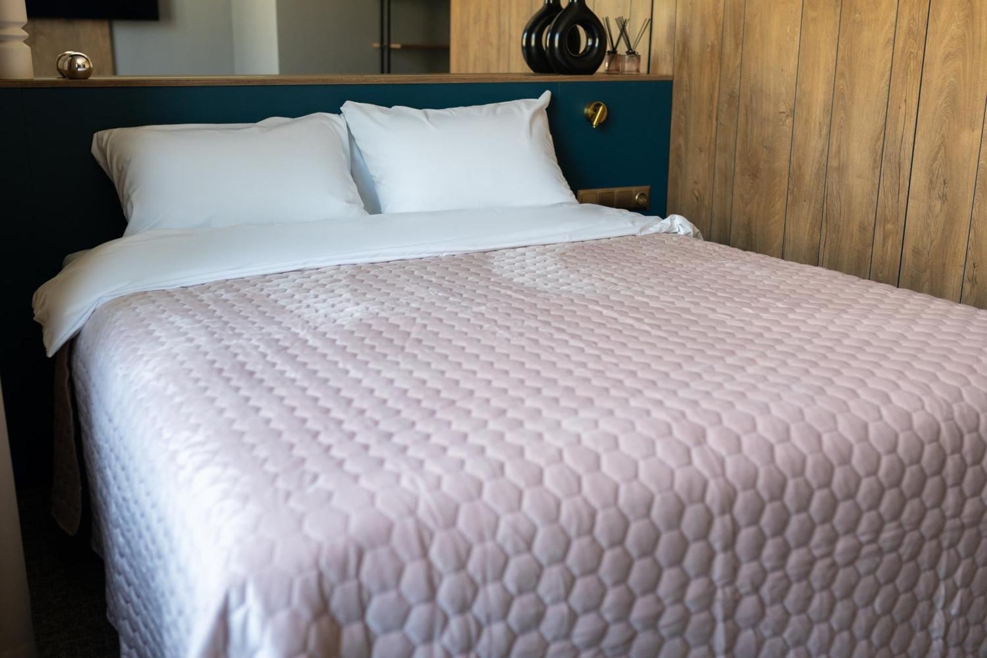 Four Sisters Luxury Rooms In Siauliai ภายนอก รูปภาพ