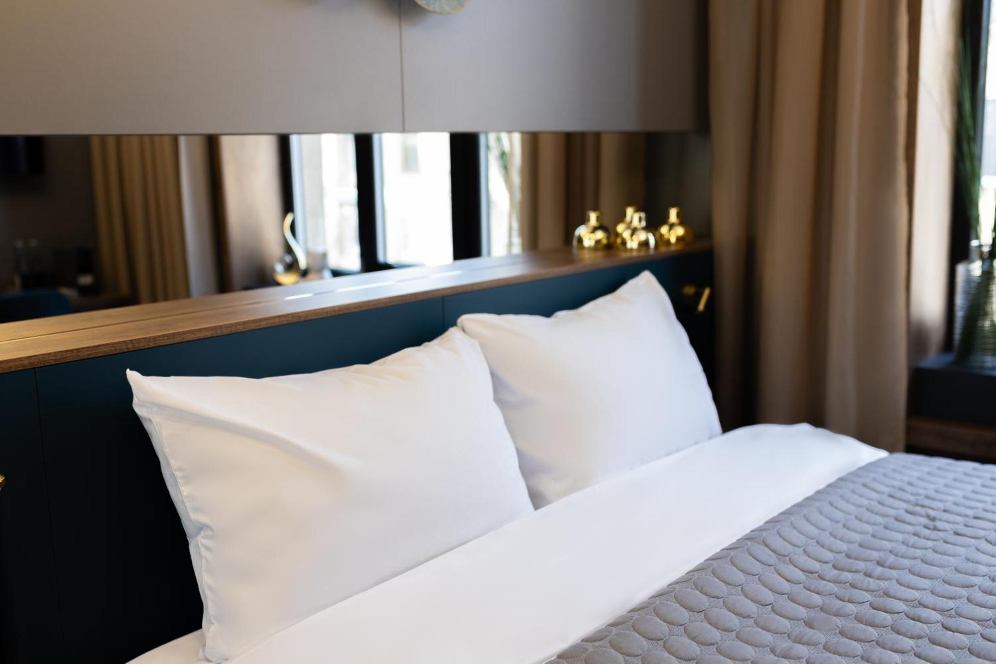 Four Sisters Luxury Rooms In Siauliai ภายนอก รูปภาพ